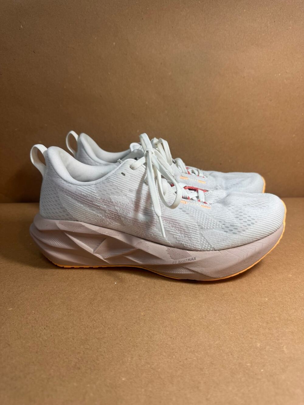 ASICS Novablast 5 Women’s Size 9 White Running Shoes Athletic Sneakers